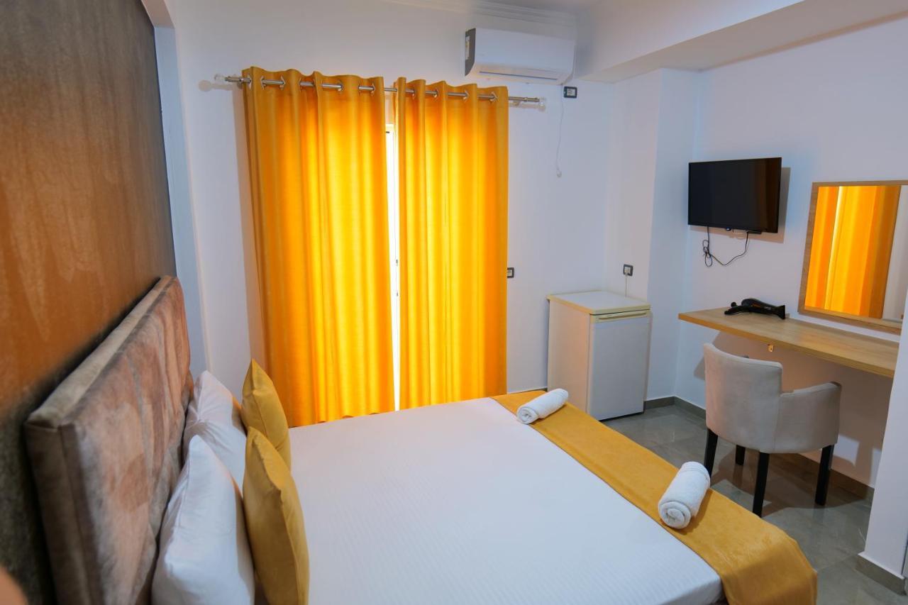 Hotel Adi-Vera ซารานเดอ ภายนอก รูปภาพ