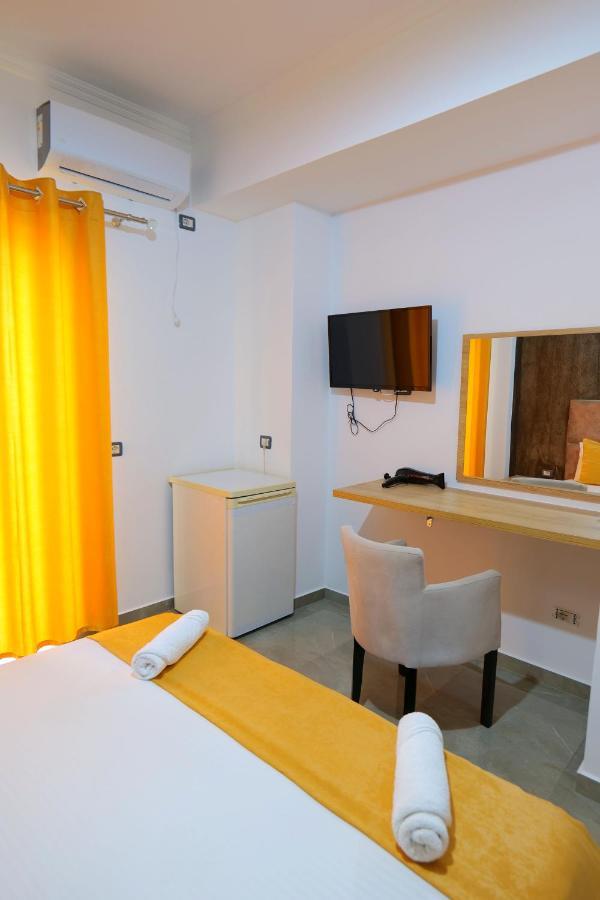 Hotel Adi-Vera ซารานเดอ ภายนอก รูปภาพ