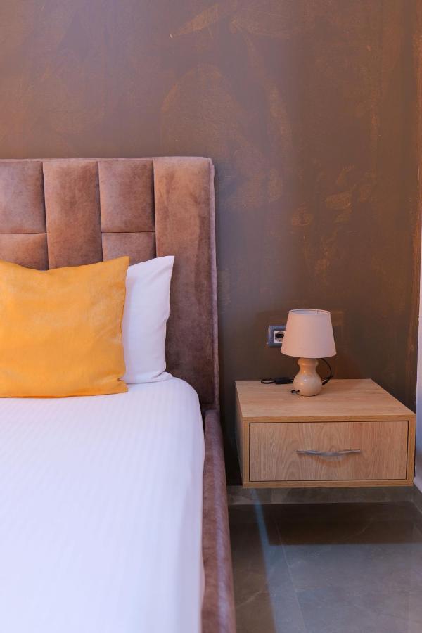 Hotel Adi-Vera ซารานเดอ ภายนอก รูปภาพ