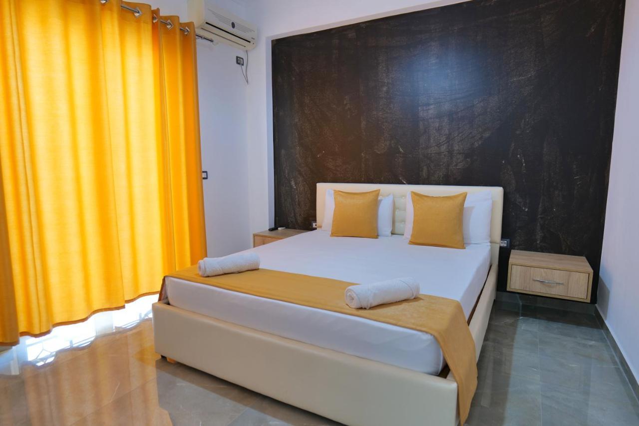 Hotel Adi-Vera ซารานเดอ ภายนอก รูปภาพ