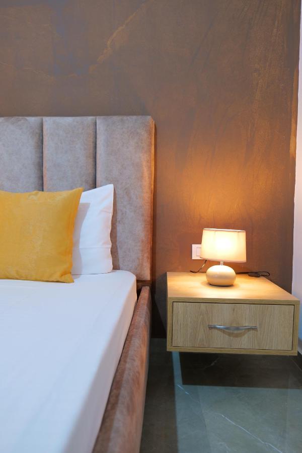 Hotel Adi-Vera ซารานเดอ ภายนอก รูปภาพ