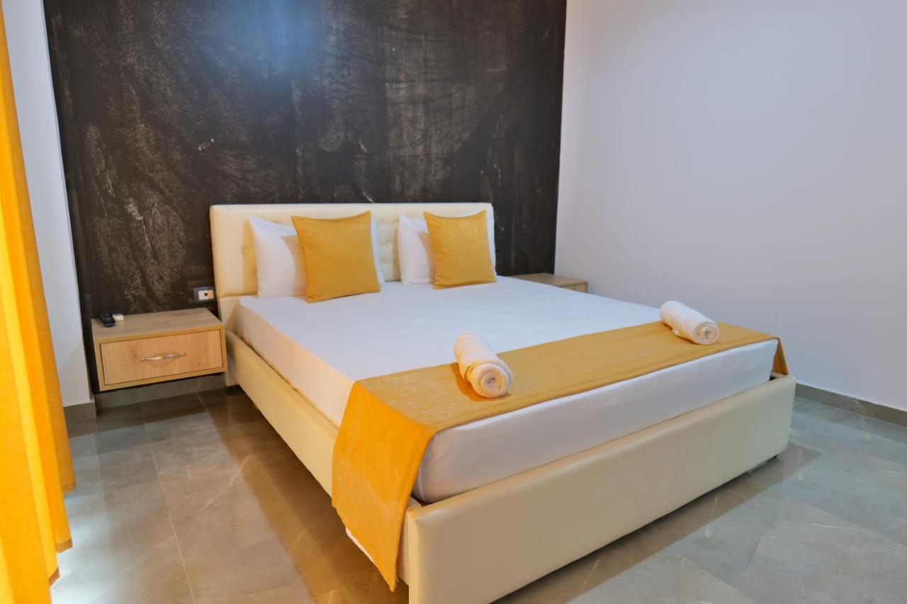 Hotel Adi-Vera ซารานเดอ ภายนอก รูปภาพ