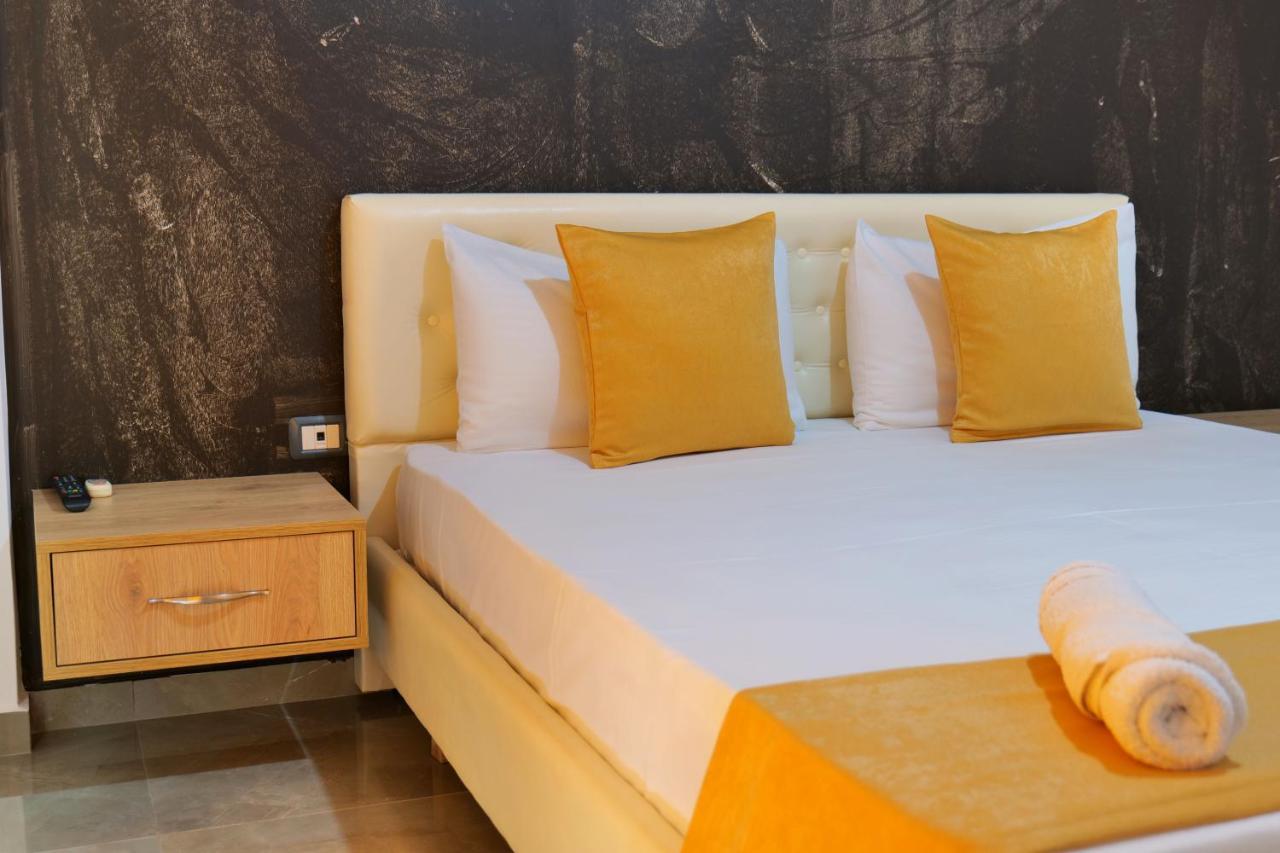 Hotel Adi-Vera ซารานเดอ ภายนอก รูปภาพ