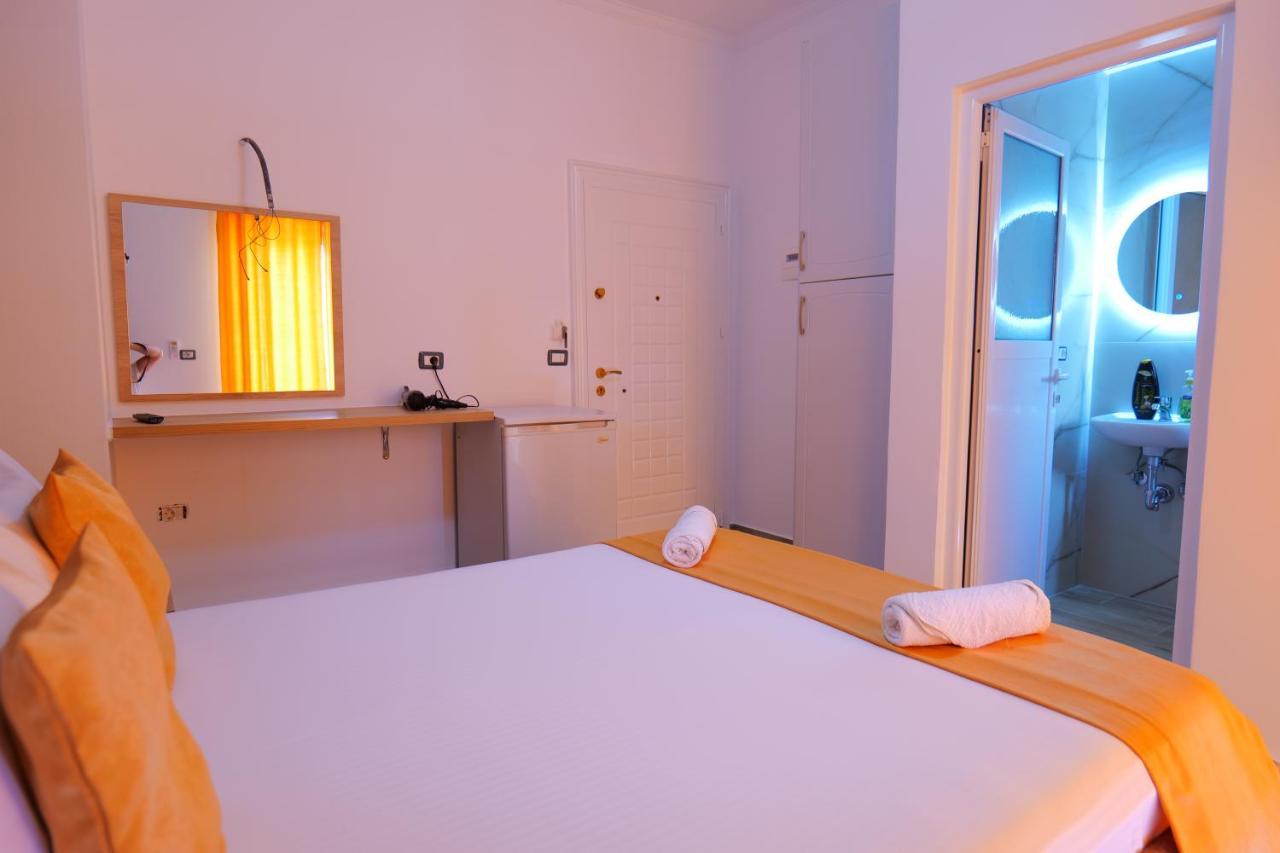 Hotel Adi-Vera ซารานเดอ ภายนอก รูปภาพ