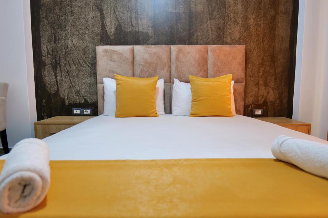 Hotel Adi-Vera ซารานเดอ ภายนอก รูปภาพ