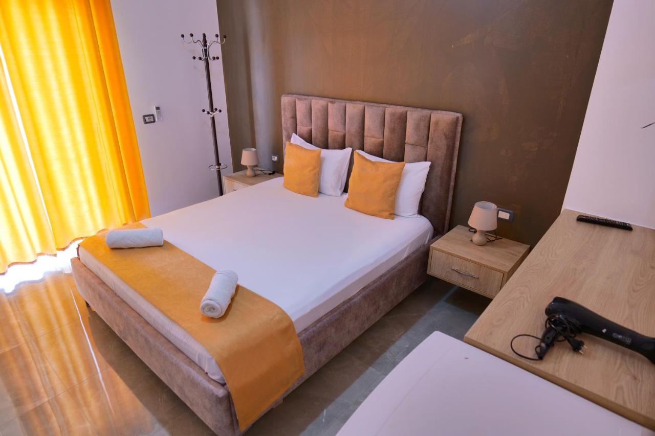 Hotel Adi-Vera ซารานเดอ ภายนอก รูปภาพ
