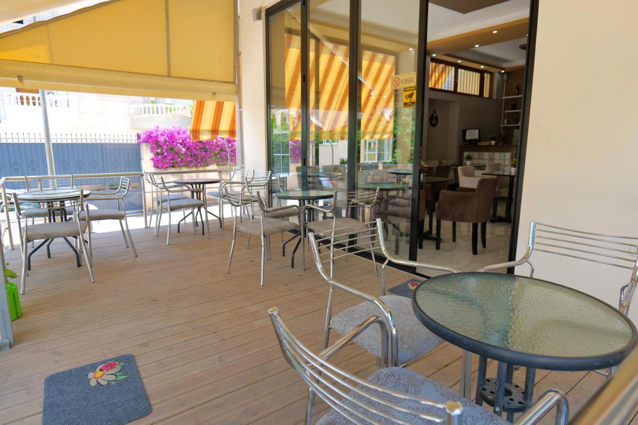 Hotel Adi-Vera ซารานเดอ ภายนอก รูปภาพ