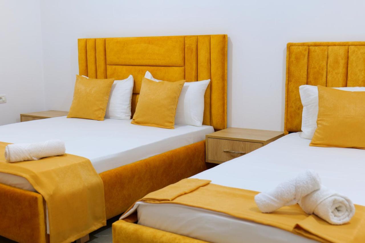 Hotel Adi-Vera ซารานเดอ ภายนอก รูปภาพ