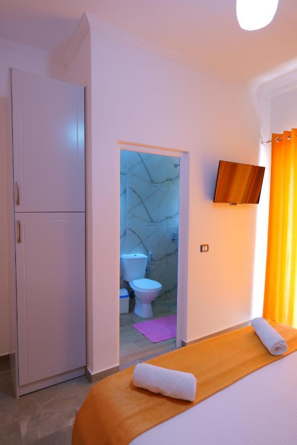 Hotel Adi-Vera ซารานเดอ ภายนอก รูปภาพ